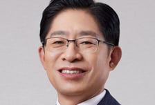 "내 성향에 맞는 ETF, AI가 추천"…혁신 돋보이는 '하나증권V'