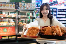 세븐일레븐, 외국인 치킨 매출 63%↑...제품 라인업 확대