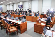 [속보]운영위, 청와대 국감 증인 채택…강훈식·김용범·김현지 등 제외