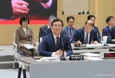 부산으로 간 행안위…與는 '엑스포 책임론' 野는 '통일교 의혹' 공세