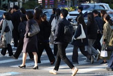 티셔츠만 입었다가 '오들오들'…초겨울 추위에 패딩 무장한 직장인들