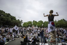 "내가 지켜온 나라가 아냐"…거리로 투표장으로, 정치에 뛰어든 청년들