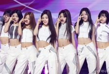 "요즘 아이돌과 정반대" 74세 이수만 또 통했다...걸그룹 '초고속 1등'