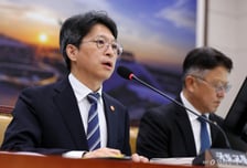 홍지선 "집값, 공급 확대·금리 인상 등 영향"… 전월세난엔 "공급 부족"