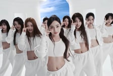 "도파민 연속 터져"…이수만 걸그룹 뮤비 누가 만들었나 했더니