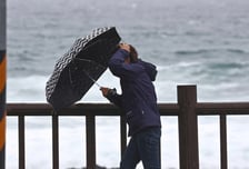 [내일 날씨] 태풍 '참피' 북상…제주·남부 최대 150㎜ 폭우
