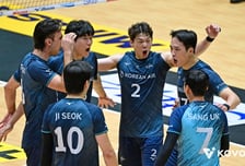 '아라우조 24점 원맨쇼도 소용없었다' 37-35 혈투 승자는 대한항공! 우리카드 3-0 완파하고 결승 선착 [KOVO컵 준결승 리뷰]