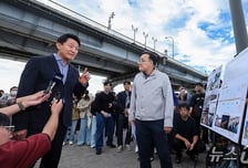 국회·감사의 정원·이태원 참사 추모…'생환' 오세훈의 광폭행보