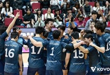'허리 수술' 외인 감독 없이도 또 이겼다! 25점 폭발 독일 국대 MVP... 대한항공, 현대캐피탈 또 울리고 KOVO컵 최다 7번째 정상