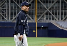 [공식발표] 결국 이동욱-이택근이었다! 롯데, KS 우승 감독 3년 20억 선임... 1621안타 스타 출신 단장까지 새판 짰다