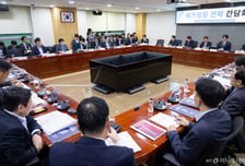 與 "초광역특구법, 국회 특위서 野와 논의…국힘 협조 기대"