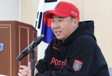 원태인 전격 출장 명단 포함→이범호 깜짝 놀랐다! "설마 마무리로 나오진 않겠죠? 정보 있으면 좀 주세요"