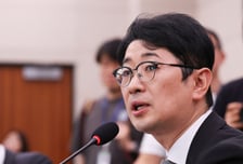 주진우 "김혜경 황제골프" 의혹제기…靑·여권 반박, 프로골퍼도 부인