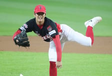 제구되는 이의리 '어떻게 막을건데'... "MVP 기대했는데 아쉽네요" 삼성 좌타라인 삭제, KIA 좌투 1옵션 승격 [PO1]