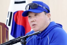 "최형우가 그렇게 저평가 될 선수 아니다" 라팍에 부는 강풍 경계령, 수비 약점은 타격으로 메운다 [PO2 감독 인터뷰]