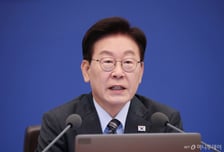 李 "중수청장 국무회의 참석은 비정상의 정상화...한달에 한번은 오라"