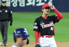 선발 조기강판→'1차전 영웅' 이의리 투입, 너무 믿었나 결과는 볼볼볼... 호투→부진 "3차전엔 더 좋은 피칭할 것" [PO2]