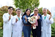 "한국이 날 살렸다" 죽을뻔한 미 자선사업가, 간 이식 수술받고 새 삶