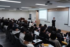 ㈜일론, 수원여자대학교서 미래 뷰티 인재 위한 특별강연 진행