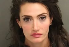 "머그샷이 이렇게 예쁠 수가" 전 WWE 미녀 레슬러, 음주운전 체포 '충격'... "사람 살리던 응급구조사 출신이 어쩌다"