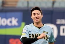 "삼진 4개 당해도 투수 안 합니다" 매일 펜으로 일기 쓴 장재영, 상무서 12홈런 치고 돌아온다 "난 기대받을 선수 아냐... 잘 준비할게요"