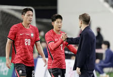 "대표팀 주장은 손흥민, 더 이상 할 말 없다" 모레노 단호한 답변... '96라인 불화설'에도 변함없는 신뢰 [천안 현장]