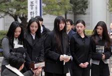 '뉴진스 뮤비 소송' 어도어 승소…2심도 "돌고래유괴단이 10억 배상"