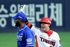 [포토] '7회말 1점더!' 하주석