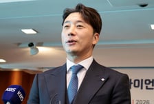 [포토] '기자들 질문에 답하는' 이택근 롯데 신임단장