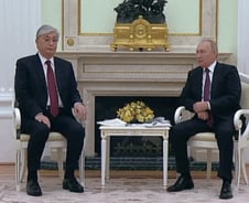 [더영상] '다리 움찔' 푸틴, 파킨슨병 의혹…韓관중 조롱한 가나男