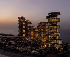 [더영상] 비욘세 섭외 300억 쓴 '초호화' 호텔…또 벌어진 日식당 '침 테러'