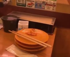 [더영상] 日 초밥에 알코올 '칙칙'…'인생 오로라' 위해 항로 바꾼 조종사