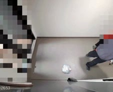 [더영상] 배달음식 발로 '툭'...버스탑승 거절당하자 난동