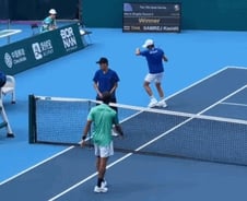 [더영상]'충격패' 권순우, 매너도 팽개쳤다…흑인만 건너뛰고 메달