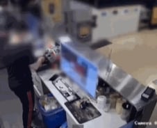 [더영상]알바생 아니었어? 돈 훔친 남성…'새벽 2시' 20대녀 광란의 질주