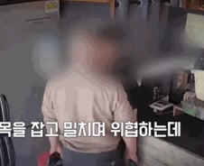 [더영상] "음식 늦었잖아" 침 뱉은 배달기사…비행기서 '벌러덩'
