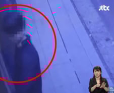 [더영상]만취남, 새벽에 15분간 '쾅쾅'…유치원생 앞에서 '그 짓'한 남성