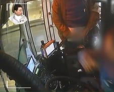 [더영상] ①흡연 제지하자 소변 테러 ②공짜 커피 위한 깜찍 댄스 ③경찰 앞 신호위반 후 도주