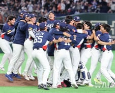 [더영상]①WBC 8강 진출 ②이재룡 음주사고 전 CCTV ③6살 여아 추행한 80대