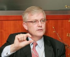 "HSBC한국법인설립, 동북아금융허브에 도움"