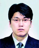 [기자수첩]일자리 창출 "말아닌 발로"