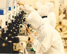 삼성 반도체, 먼지 한톨도 허용하지 않는다