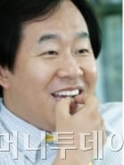 "이제 경영자 역할만 전념할 터"