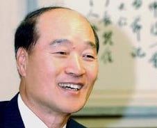 이화언 대구은행장은 누구인가