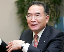 인화력뛰어난 '지남철' 배영식 KED사장