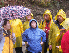 [르포]핵 파문속 금강산 '가을비' 맞다