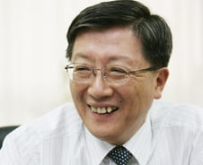 "초고속인터넷도 '명품'하나 있어야죠"