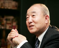 "저출산은 위기가 아니라 기회"