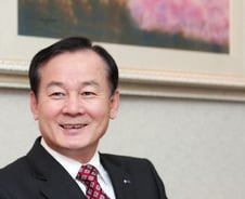 김우석 캠코사장은 누구인가