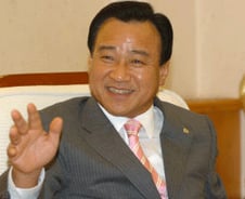 "사람·기업 몰려들게, 장사하는 공무원 만들 것"